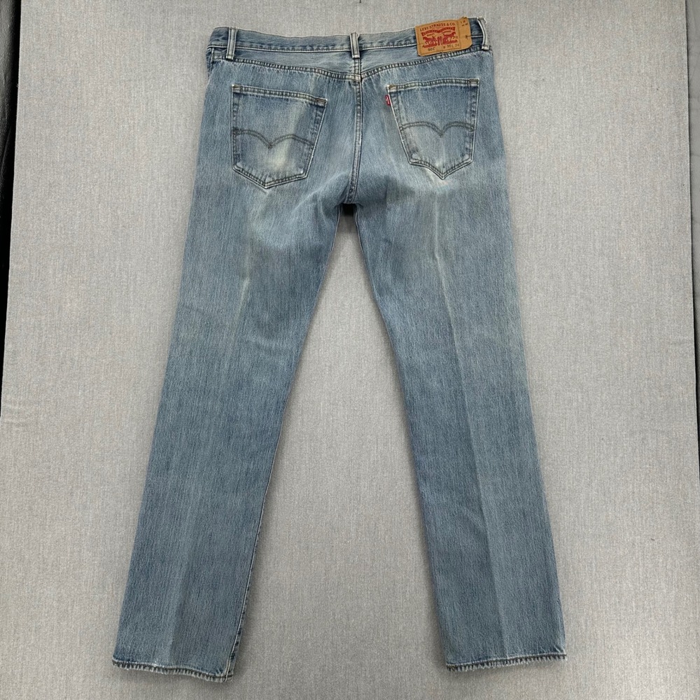 Levis 501 Jeans Mens 36x34 Light Blue Original Fit Straight Leg Button Fly Denim - Picture 4 of 7